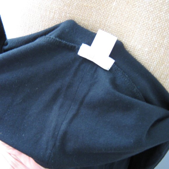 Black J Crew off shoulder Top - Picture 4 of 4